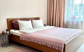 Люкс апартаменты в центре города, возле парка и Златы Плазы